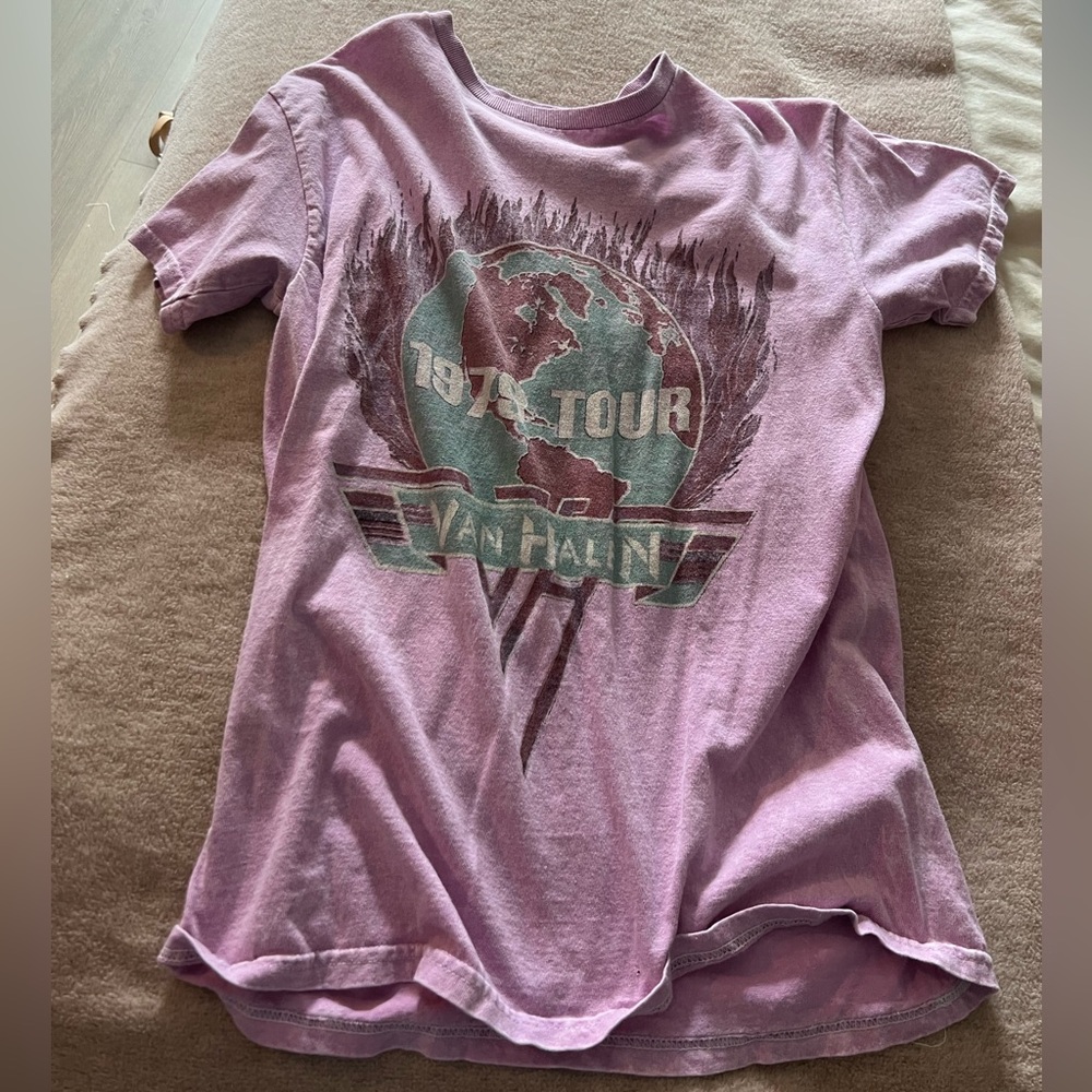 Graphic tee